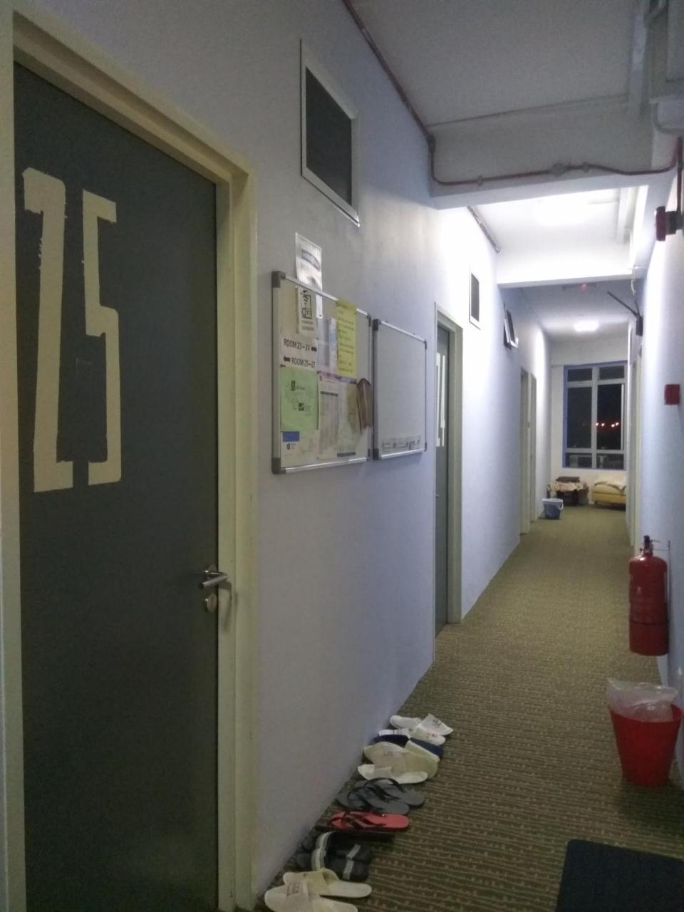 ספאנג Moon Eleven Hostel Near Klia & Klia2 מראה חיצוני תמונה